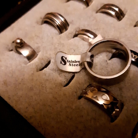 Mens Rings - Picture 2 of 4